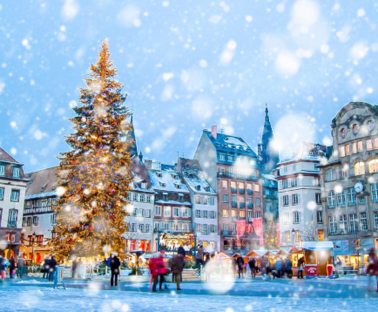 Les plus beaux marchés de Noël d'Alsace & Déjeuner spectacle au Royal palace