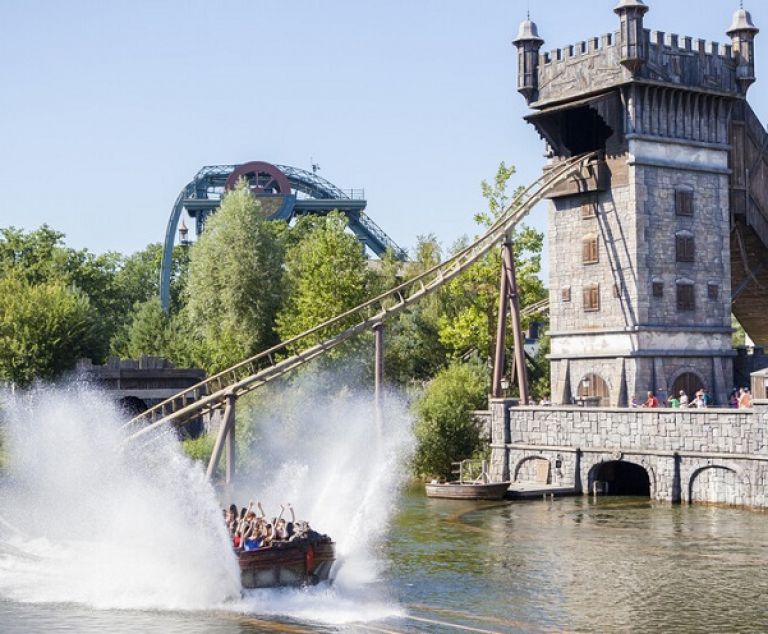 La montagne russe Aquatique à Efteling.