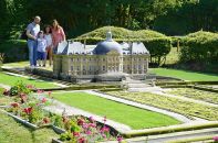 Le château de Vaux le Vicomte à France Miniature.