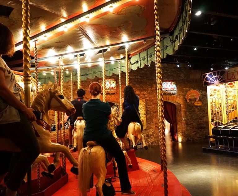 Le carrousel. 