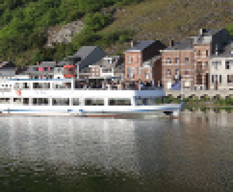 Dinant: déjeuner croisière sur la Meuse